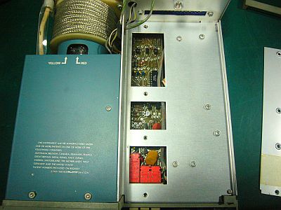 図1:上から覗ける「A3 Trigger board」 <click>→図2:簡単に外せた「A4&A6 掃引&水平ボード」